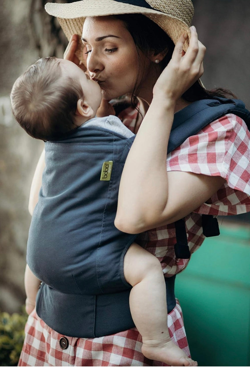 le porte bébé ergonomique confortable pour le bébé