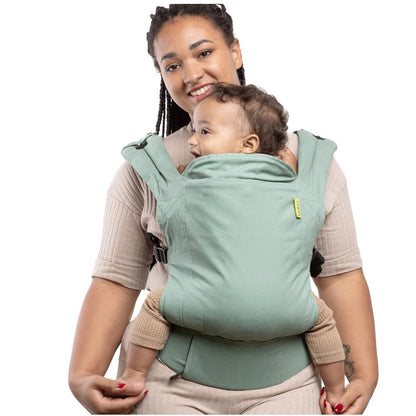 le porte bébé vert qui est confortable pour le bébé