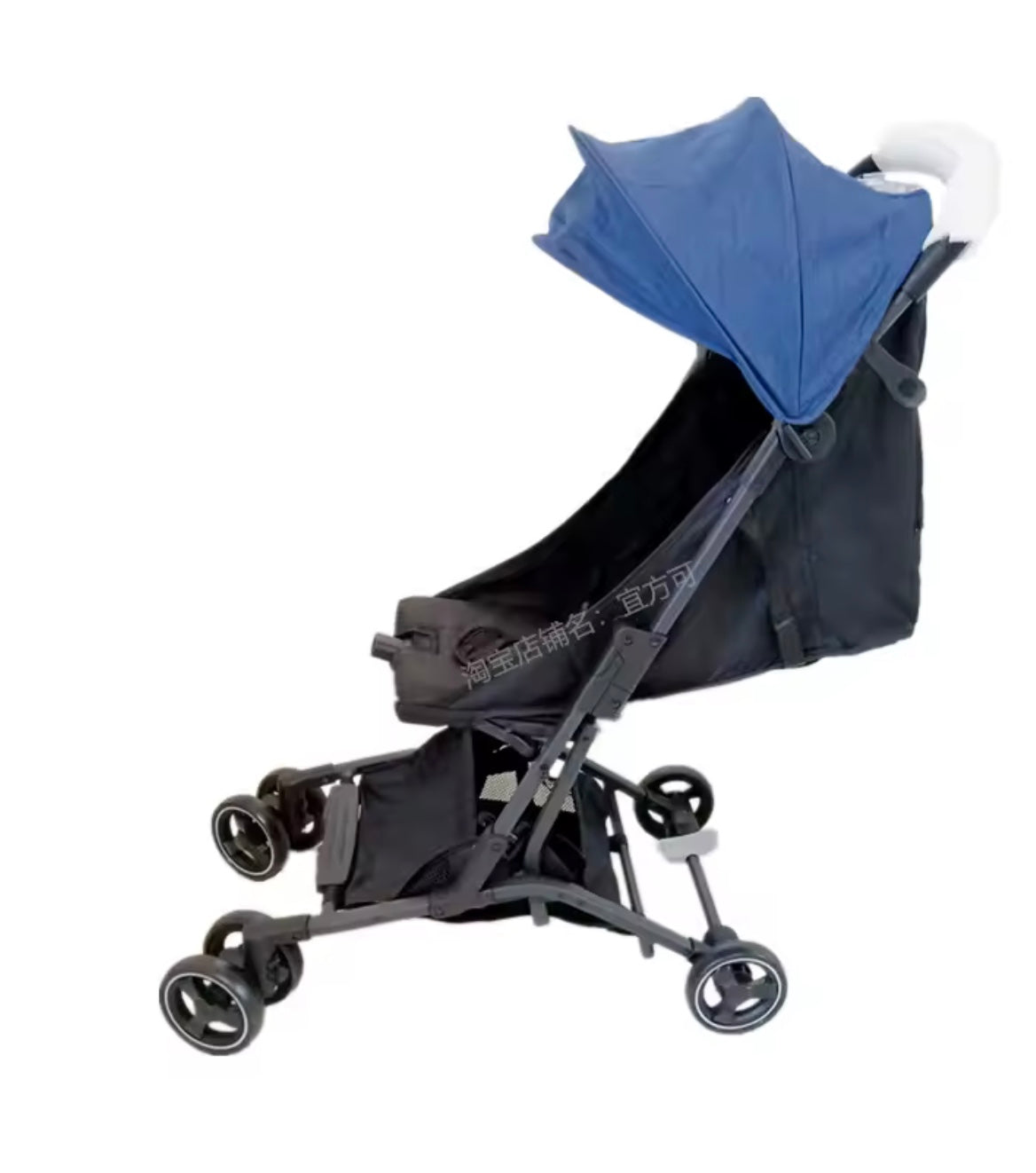 poussette canne de couleur bleu