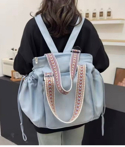 sac à dos à langer bleu pratique