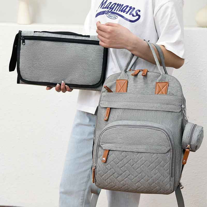 sac à dos à langer styée et pratique